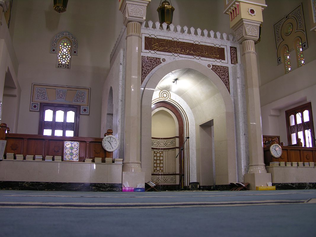 05 Dubai Jumeirah Mosque Miihrab and Minbar